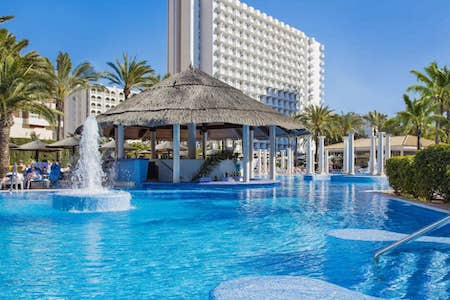 Pool bar at Sol Pelicanos Ocas