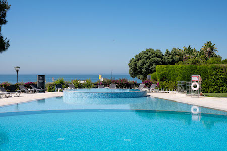 Vila Gale Cascais' infinity pool