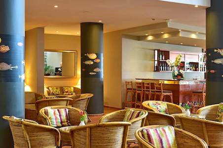 Bar Arlequim at Pestana Ocean Bay Resort