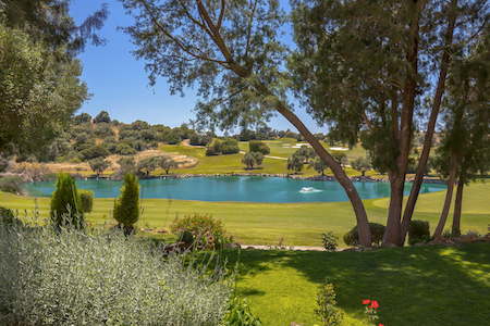 Water hole with fountain on Montecastillo Golf