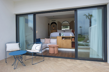 So Sotogrande Studio showing terrace and space
