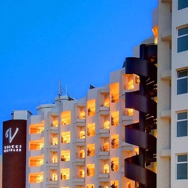 Facade of Hotel Tenerife Golf Hotel