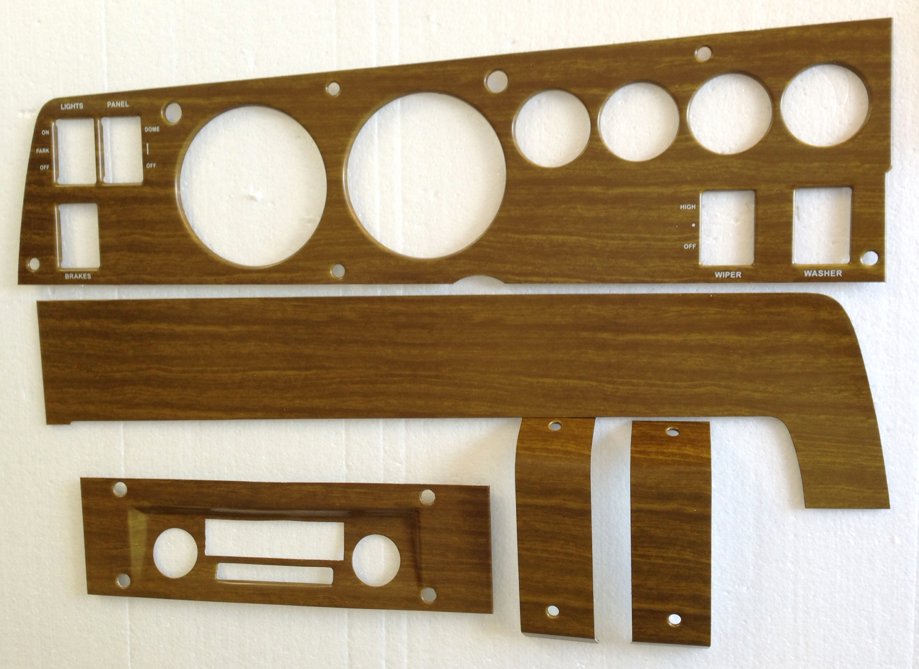 PG Classic 142W-SET Mopar 1970 B-body Rallye Woodgrain Dash Bezel Kit ...